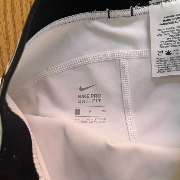 2 Nike Pro Tight Shorts Womens Sz Small Dri Fit - Picture 8 of 10